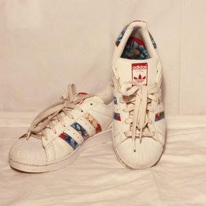 ADIDAS SUPERSTAR FLORAL AND WHITE RETRO SNEAKERS